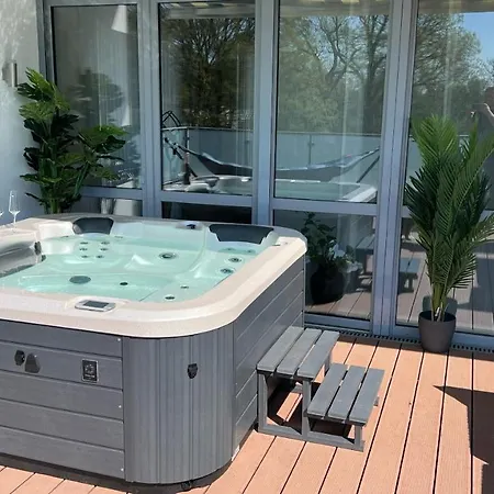 Luxus- Penthouse 180m2 Mit Aufzug Und Whirlpool *
